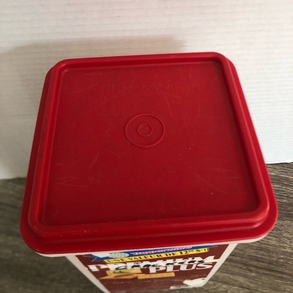 Vtg Tupperware Red and White Premium Plus Crackers Container - Picture 2 of 11